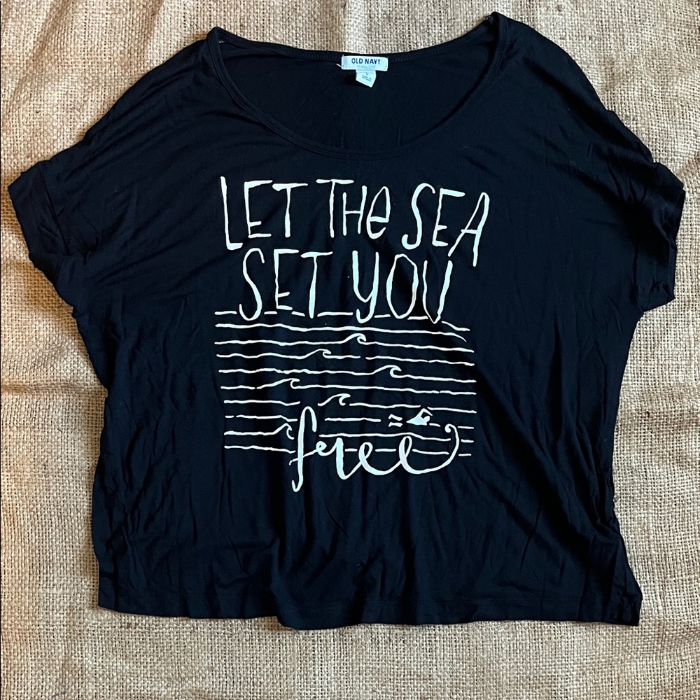 Old Navy Black Graphic Tee with White "Let The Sea Set You Free" Print oversized